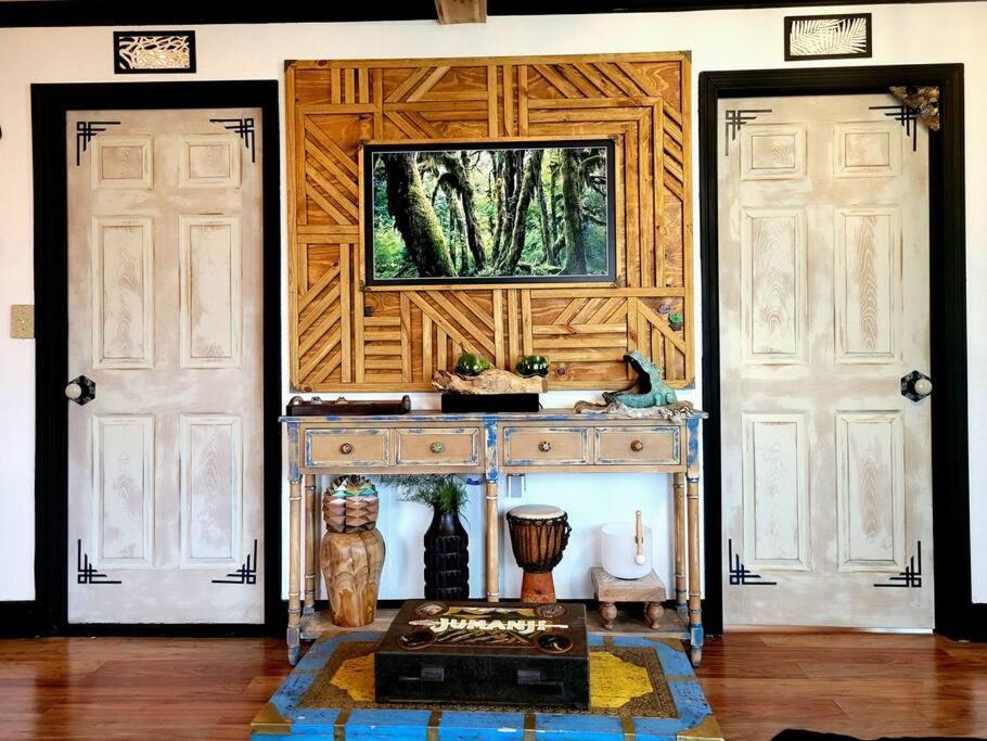 Cozy Af Jungle-House Hideaway Villa Tampa Exterior photo
